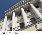 Колонны на здании. Стоковое фото, фотограф Маргарита Лир / Фотобанк Лори