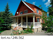 Загородный уютный дом. Подмосковье (2006 год). Стоковое фото, фотограф Ольга Дроздова / Фотобанк Лори