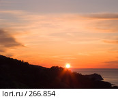 Восход солнца над морем. Ялта, Крым (2006 год). Стоковое фото, фотограф Анатолий Заводсков / Фотобанк Лори
