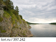 Скалистый берег реки Томь. Стоковое фото, фотограф Вадим Пономаренко / Фотобанк Лори