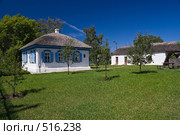 Казачье подворье с куренем и хозпостройкой в станице Вёшенской (2008 год). Стоковое фото, фотограф Борис Панасюк / Фотобанк Лори