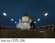 Тени смертных на фоне незыблемой громады Храма, Москва (2008 год). Стоковое фото, фотограф Fro / Фотобанк Лори