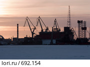 Северодвинск, вид на завод "Севмаш" (2009 год). Редакционное фото, фотограф Михаил Митин / Фотобанк Лори