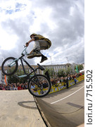 Велосипедист (2008 год). Редакционное фото, фотограф Александр Подшивалов / Фотобанк Лори