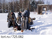 Советско-Финская война 1939-1940: мародеры. Стоковое фото, фотограф Дмитрий Черевко / Фотобанк Лори