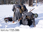 Советско-Финская война 1939-1940: мародеры. Стоковое фото, фотограф Дмитрий Черевко / Фотобанк Лори