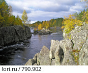 Спокойное течение реки после водопада. Карелия, Надвоицы. Стоковое фото, фотограф Кекяляйнен Андрей / Фотобанк Лори