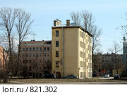 Старая узкая пятиэтажка на Лиговке (2009 год). Стоковое фото, фотограф Корчагина Полина / Фотобанк Лори