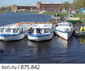 Прогулочные теплоходы на Кронверкском проливе (2009 год). Редакционное фото, фотограф Наталья Лукина / Фотобанк Лори