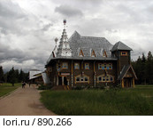 Деревянный дом в туристической деревне Мандроги. Стоковое фото, фотограф Безрукова Ирина / Фотобанк Лори