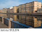 Река Фонтанка. Отражения. Санкт-Петербург (2009 год). Стоковое фото, фотограф Александр Алексеев / Фотобанк Лори