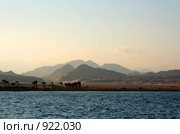 Египет. Шарм-эш-Шейх. Бухта Nabg bay. Горы на закате. Стоковое фото, фотограф ElenArt / Фотобанк Лори