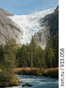Ледник Бриксдаль (Briksdalsbreen) Стоковое фото, фотограф Роман Мухин / Фотобанк Лори