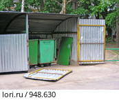 Мусорные контейнеры (2009 год). Стоковое фото, фотограф lana1501 / Фотобанк Лори