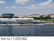 Волгоград. Вид с Волги на речной порт. Пароходики. (2009 год). Стоковое фото, фотограф Елена Морозова / Фотобанк Лори