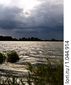 Селигер. перед грозой (2009 год). Редакционное фото, фотограф Алина Голышева / Фотобанк Лори
