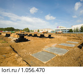 Устройство столбчатых фундаментов здания. Стоковое фото, фотограф Владимир Чинин / Фотобанк Лори