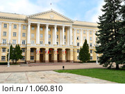 Смоленск: здание администрации Смоленской области (2009 год). Стоковое фото, фотограф Дмитрий Яковлев / Фотобанк Лори
