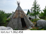 Ямал. Стойбище оленеводов. Чум (2009 год). Редакционное фото, фотограф Знаменский Олег / Фотобанк Лори