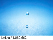 Падение капли воды. Стоковое фото, фотограф Константин Тавров / Фотобанк Лори