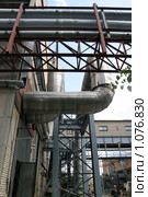 Новый энергопровод на Василеостровской ТЭЦ-7 в Санкт-Петербурге (2009 год). Редакционное фото, фотограф Александр Секретарев / Фотобанк Лори