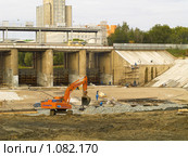 Реконструкция дамбы на реке Тобол (2009 год). Редакционное фото, фотограф Andrey M / Фотобанк Лори