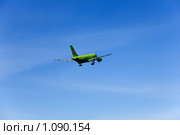 Самолет в небе (2009 год). Редакционное фото, фотограф Николай Мороз / Фотобанк Лори