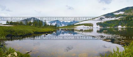 Горное озеро в Сибири. Кузнецкий Алатау. Стоковое фото, фотограф Beerkoff / Фотобанк Лори