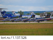 Итальянская пилотажная группа Frecce Tricolori на авиасалоне МАКС-2009. Редакционное фото, фотограф Алёшина Оксана / Фотобанк Лори