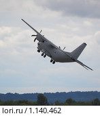 Взлет Военно-транспортного самолета Lockheed C-130 Hercules ВВС Италии (2009 год). Редакционное фото, фотограф Алёшина Оксана / Фотобанк Лори