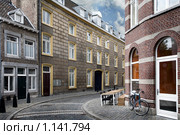 Типичная жилая улочка в Маастрихте, Нидерланды (2009 год). Стоковое фото, фотограф Алексей Кузнецов / Фотобанк Лори
