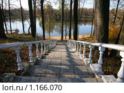 Усадьба Марфино. Лестница к пруду (2009 год). Редакционное фото, фотограф Наталья Волкова / Фотобанк Лори