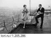 Маленький концерт на крыше. Стоковое фото, фотограф Сергей Цепек / Фотобанк Лори