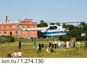 Взлетающий вертолет МИ-8 (2009 год). Редакционное фото, фотограф Александр Щепин / Фотобанк Лори