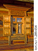 Окно в старой избе (2009 год). Редакционное фото, фотограф Сергей Рыбин / Фотобанк Лори