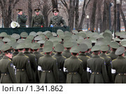 Взвод военнослужащих перед командованием (2009 год). Редакционное фото, фотограф Татьяна Белова / Фотобанк Лори