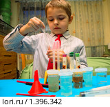 Маленький химик. Стоковое фото, фотограф hunta / Фотобанк Лори