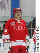 Хоккейное шоу в Балашихе. Юрий Шаталов ЗМС, чемпион мира и Европы, чемпион СССР. (2010 год). Редакционное фото, фотограф Дмитрий Неумоин / Фотобанк Лори