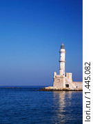 Одинокий маяк на синем фоне моря и неба (2008 год). Стоковое фото, фотограф Шередеко Катерина / Фотобанк Лори