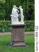 Сатир и Вакханка в Летнем саду (2009 год). Редакционное фото, фотограф Владислав Иванцов / Фотобанк Лори