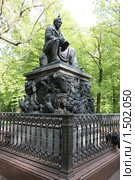 Памятник Крылову в Летнем саду (2009 год). Редакционное фото, фотограф Владислав Иванцов / Фотобанк Лори