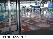 Международный аэропорт в Бангкоке "Суварнапхум". Вход. (2010 год). Редакционное фото, фотограф Куликова Татьяна / Фотобанк Лори