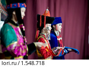 Девушки в бурятском наряде (2010 год). Редакционное фото, фотограф Александр Подшивалов / Фотобанк Лори