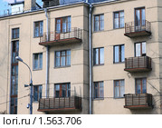 Московские балконы. Фасад жилого дома на Погодинской улице (2010 год). Стоковое фото, фотограф Ярослав Каминский / Фотобанк Лори