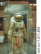 Костюм космонавта для выхода в открытый космос (2010 год). Редакционное фото, фотограф Вадим Закревский / Фотобанк Лори