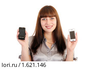 Деловая женщина выбирает мобильный телефон. Стоковое фото, фотограф Ирина Золина / Фотобанк Лори
