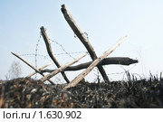Заградительные сооружения на поле боя. Стоковое фото, фотограф Андрей Ярцев / Фотобанк Лори