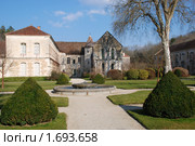 Франция. Аббатство Фонтене (2010 год). Стоковое фото, фотограф Stjarna / Фотобанк Лори