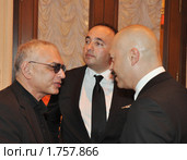 Карен Шахназаров, Александр Роднянский и Федор Бондарчук на 21-м фестивале "Кинотавр" в Сочи (2010 год). Редакционное фото, фотограф Константин Бредников / Фотобанк Лори