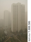 Москва во мгле от лесных пожаров. 7 августа 2010 года. Стоковое фото, фотограф Валерия Попова / Фотобанк Лори